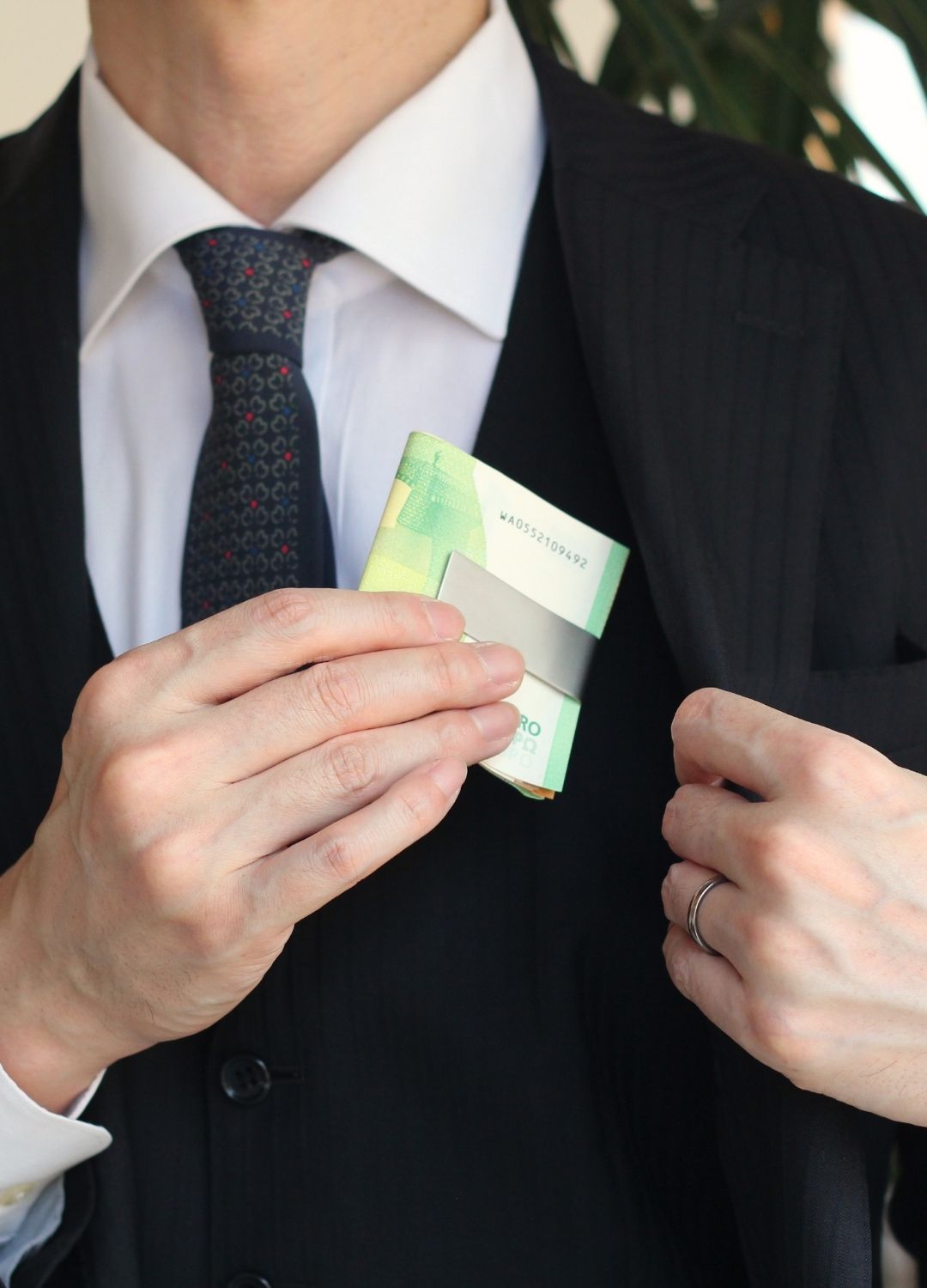 マネークリップマット加工 使用イメージ