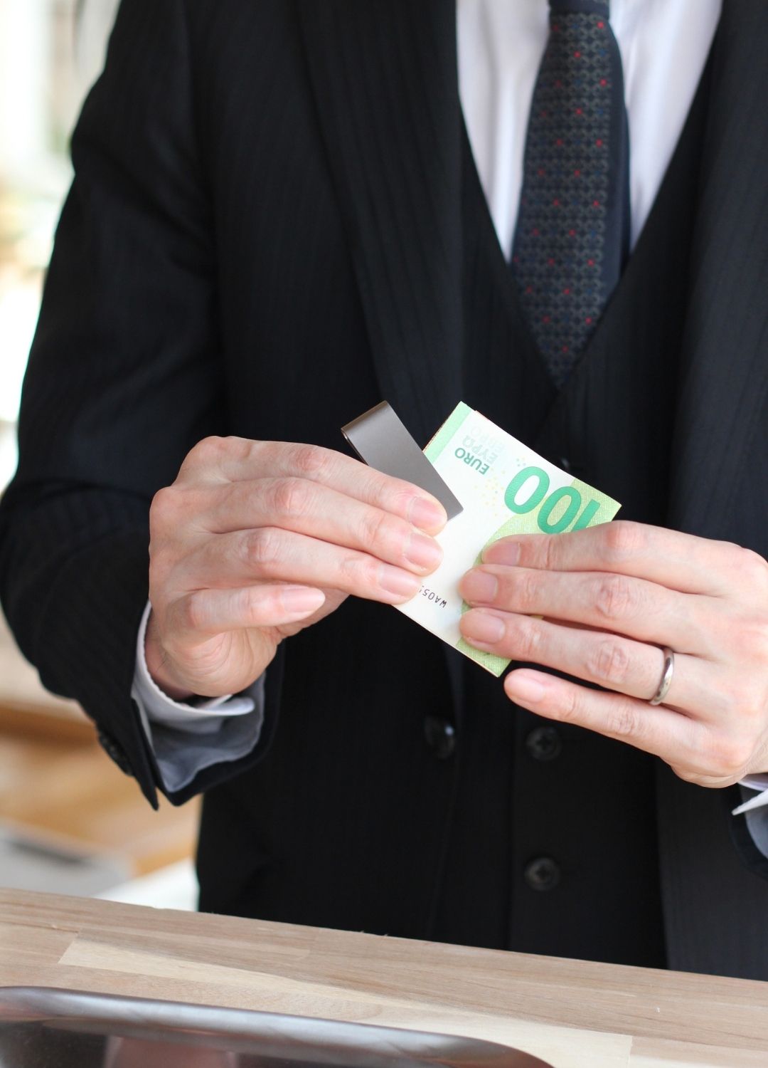 マネークリップマット加工 使用イメージ