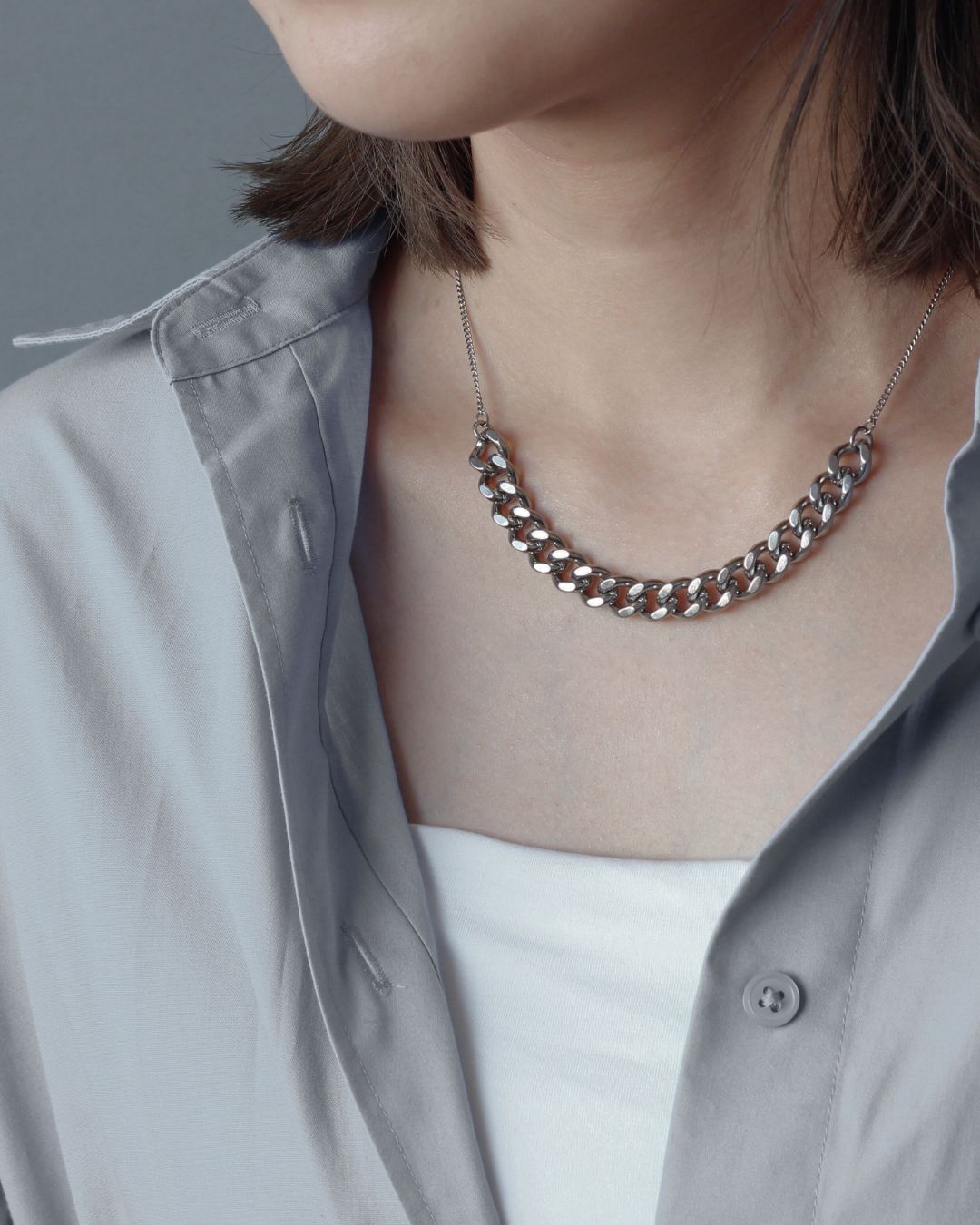 純チタン製チェーンネックレス N296 リラ ヴェール 着用イメージ 別スタイリング