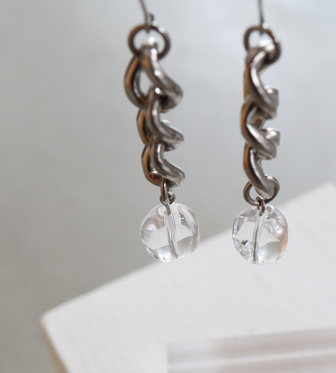 純チタン ピアス プリズムリンク01 フック 6mm PF318pair 別アングル