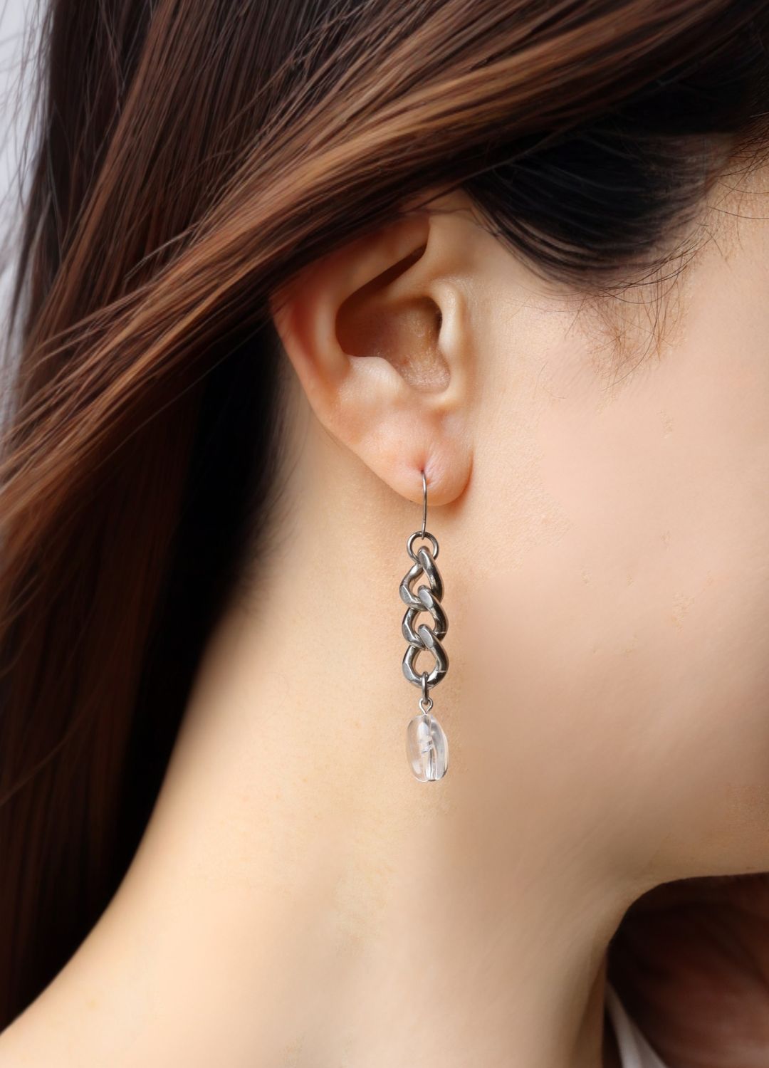 純チタン ピアス プリズムリンク01 フック 6mm PF318pair 着用イメージ